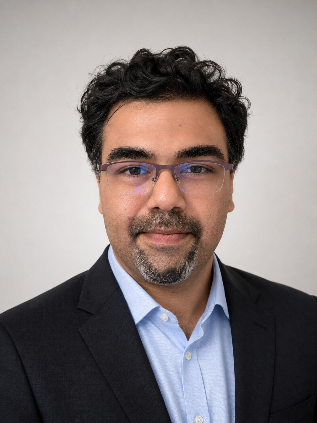 Headshot of Ali Mushtaq